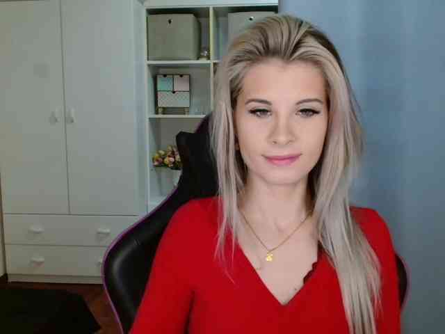 KristineNatural webcam