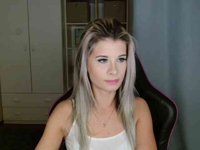 KristineNatural webcam