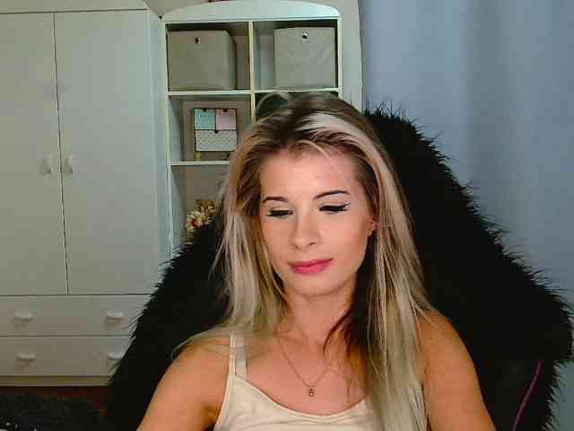 KristineNatural webcam