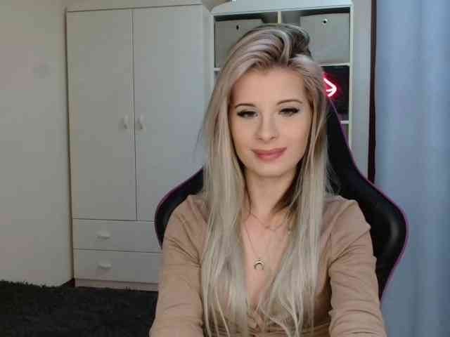 KristineNatural webcam