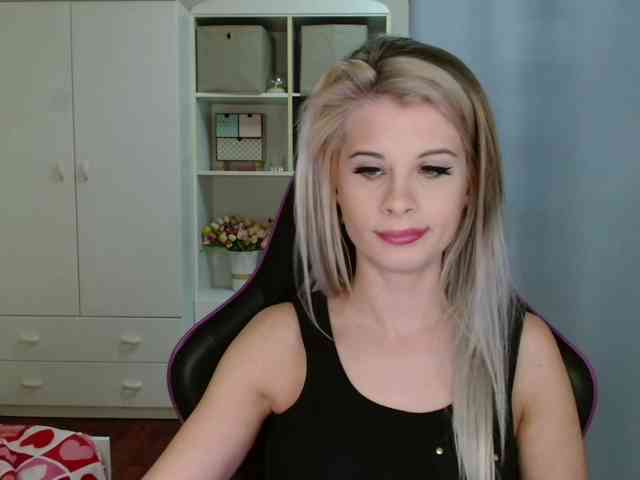 KristineNatural webcam