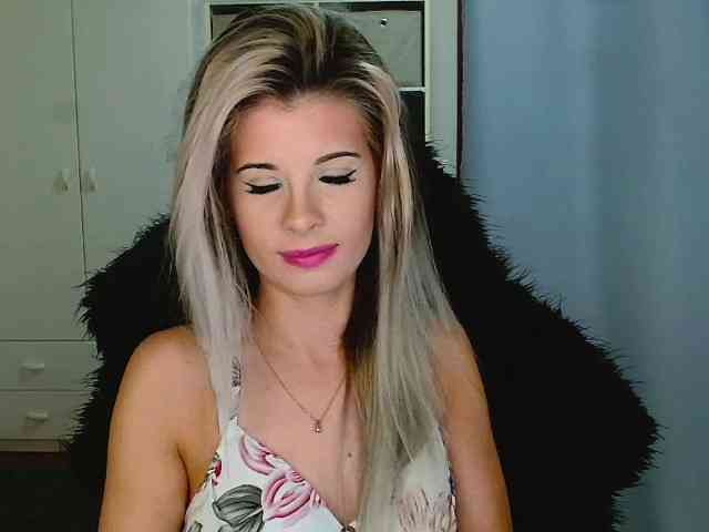 KristineNatural webcam