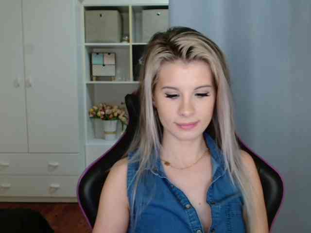 KristineNatural webcam