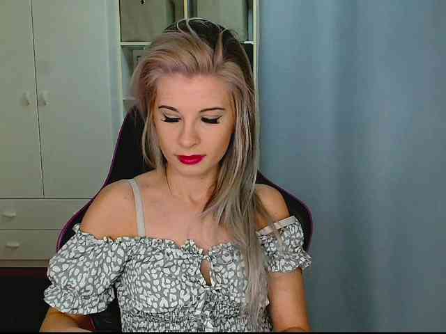 KristineNatural webcam