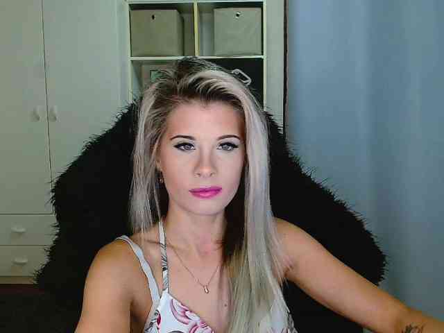 KristineNatural webcam