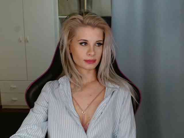 KristineNatural webcam