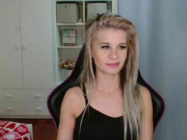 KristineNatural webcam