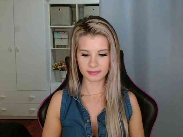 KristineNatural webcam