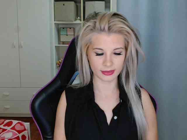 KristineNatural webcam