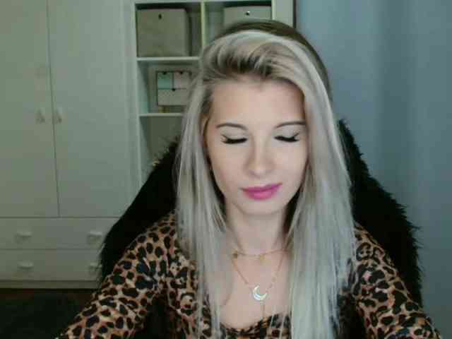 KristineNatural webcam