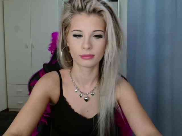 KristineNatural webcam