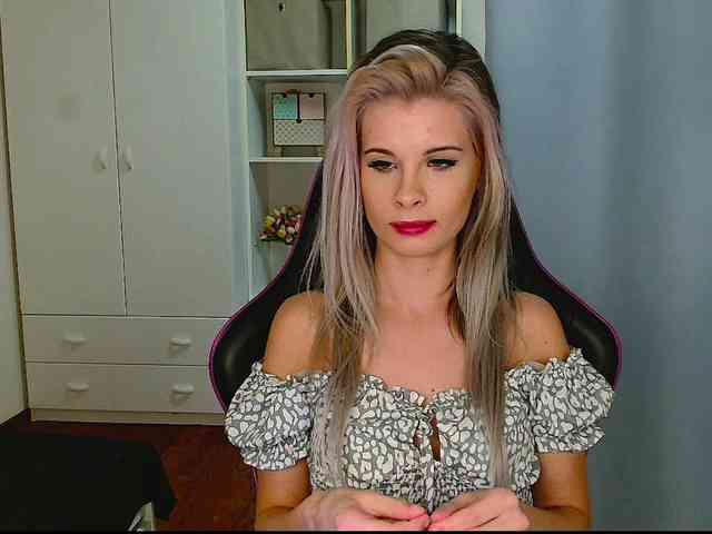 KristineNatural webcam