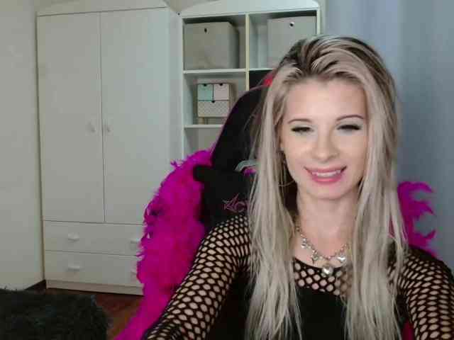 KristineNatural webcam