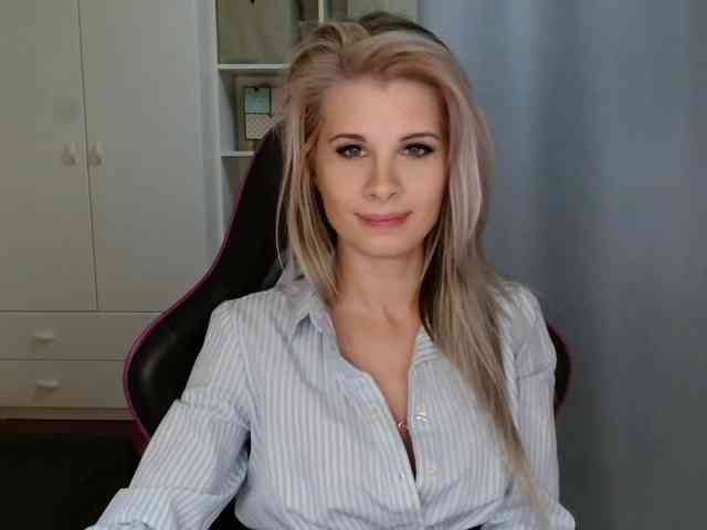 KristineNatural webcam