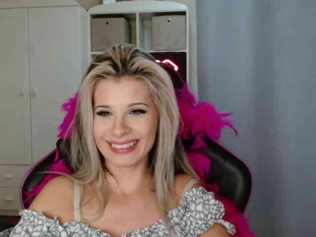 KristineNatural webcam