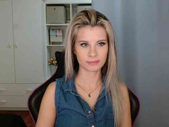 KristineNatural webcam