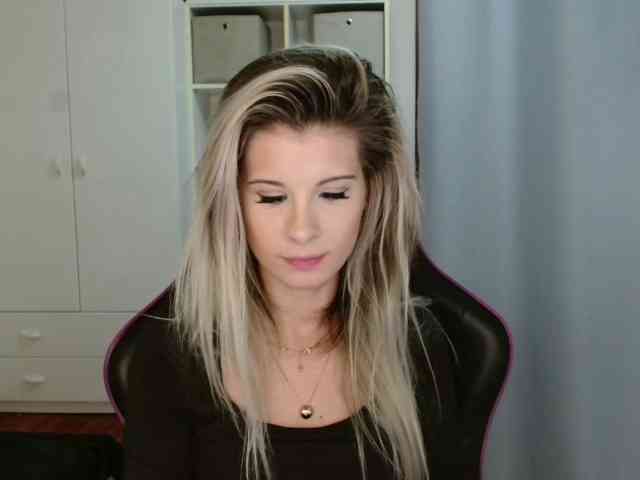 KristineNatural webcam