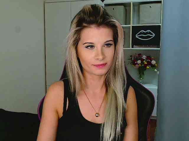 KristineNatural webcam