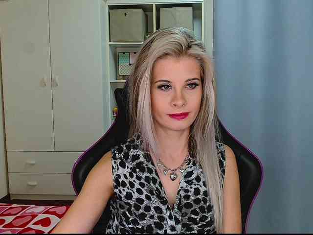 KristineNatural webcam