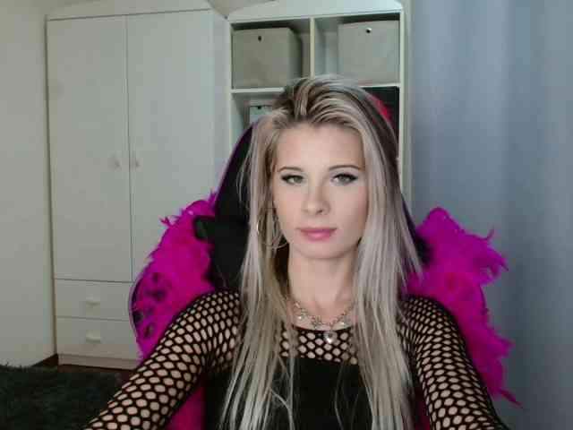 KristineNatural webcam