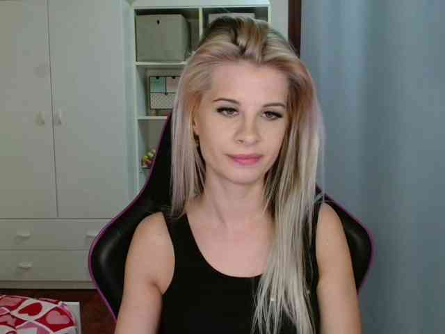 KristineNatural webcam