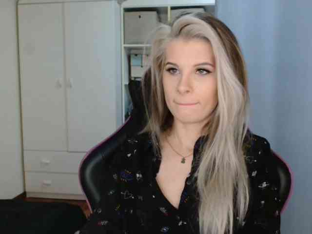 KristineNatural webcam