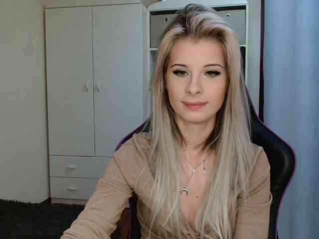 KristineNatural webcam