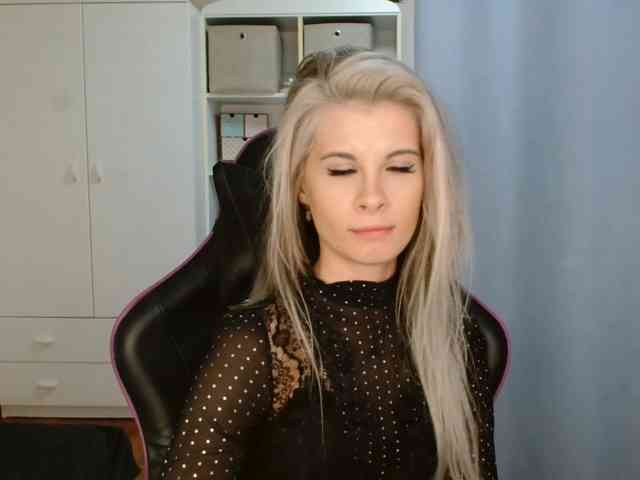 KristineNatural webcam