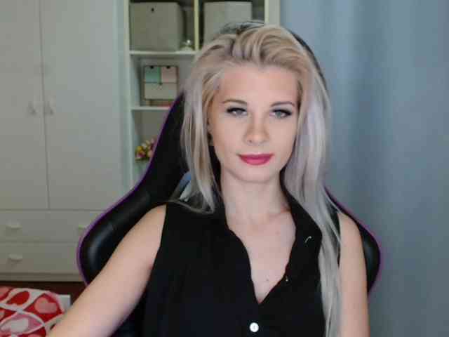 KristineNatural webcam