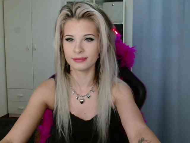 KristineNatural webcam