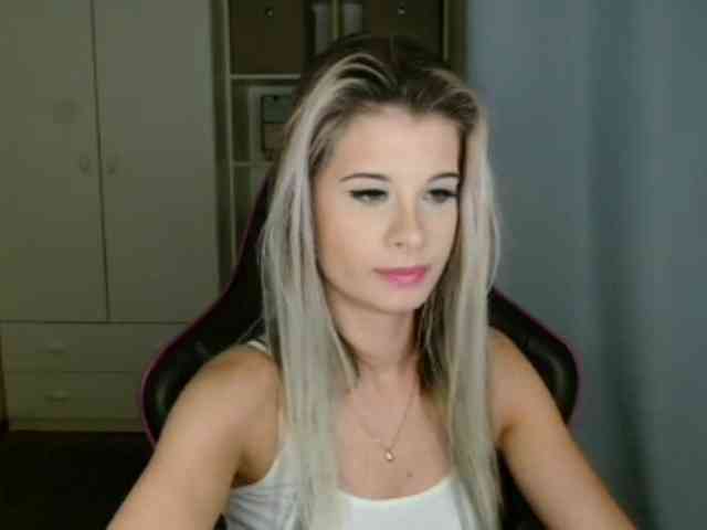 KristineNatural webcam