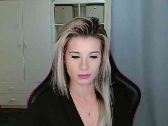 KristineNatural webcam