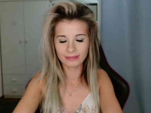 KristineNatural webcam