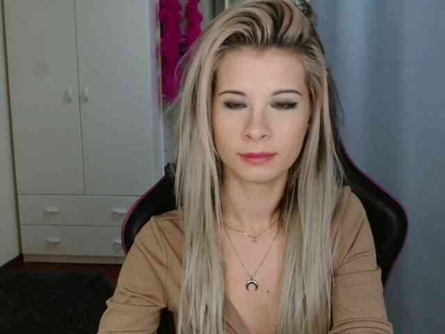 KristineNatural webcam