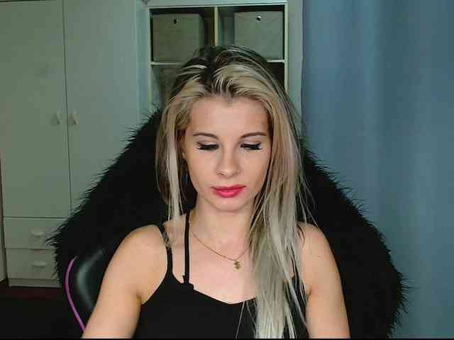 KristineNatural webcam