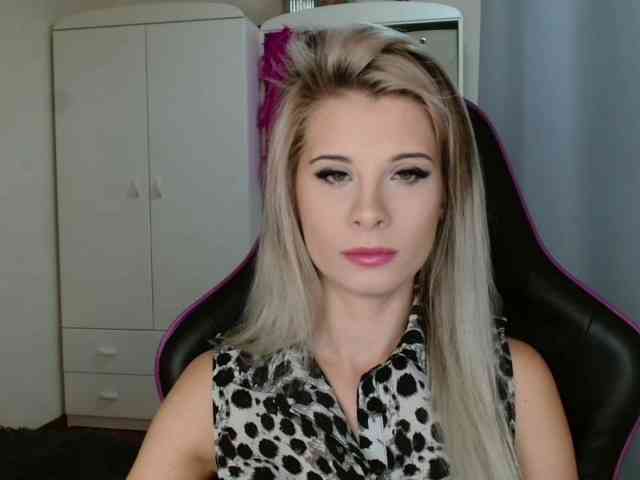 KristineNatural webcam