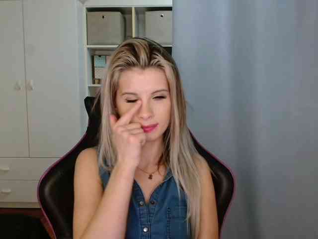 KristineNatural webcam