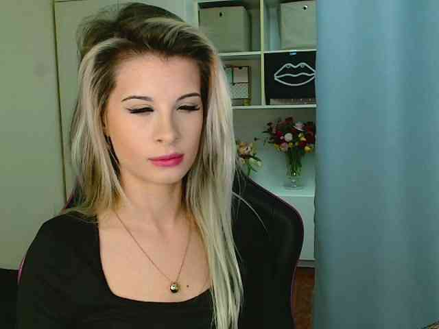 KristineNatural webcam