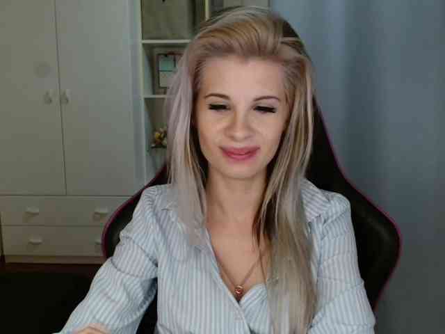 KristineNatural webcam