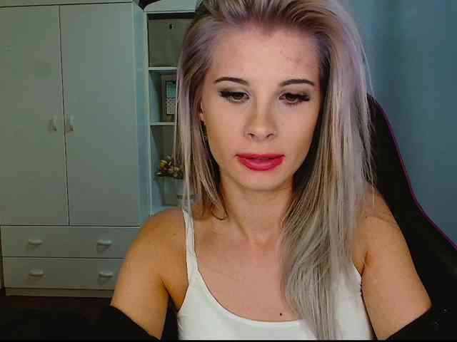 KristineNatural webcam