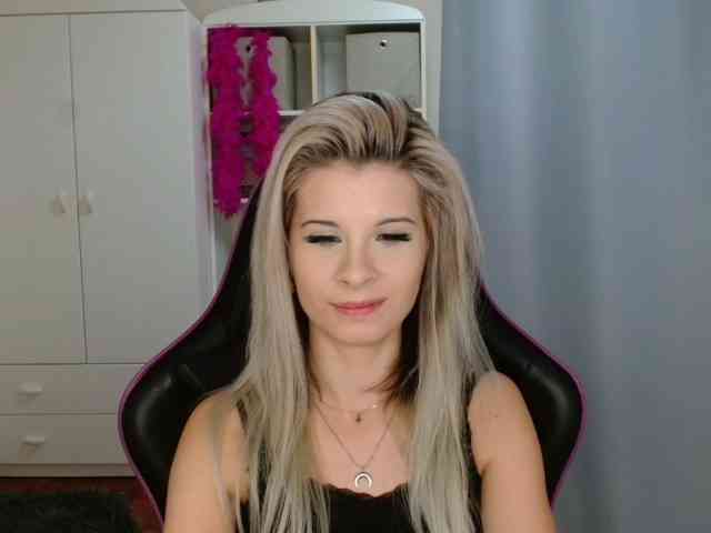 KristineNatural webcam