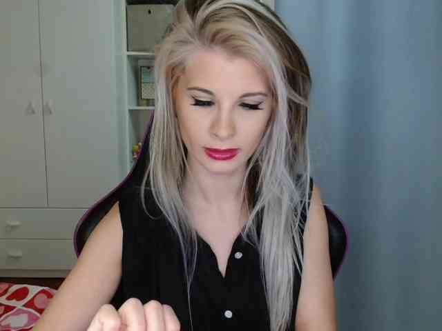 KristineNatural webcam