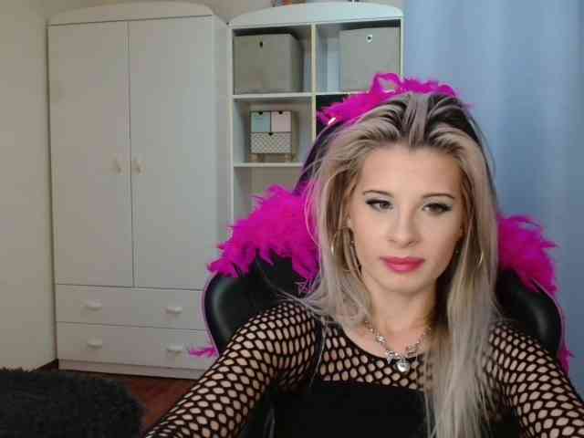 KristineNatural webcam