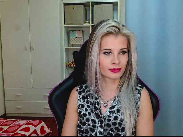 KristineNatural webcam