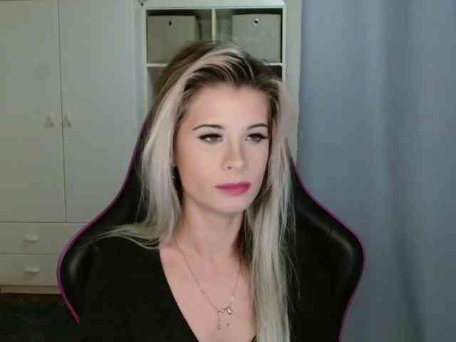 KristineNatural webcam