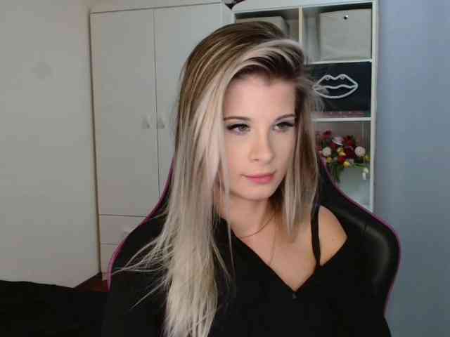 KristineNatural webcam