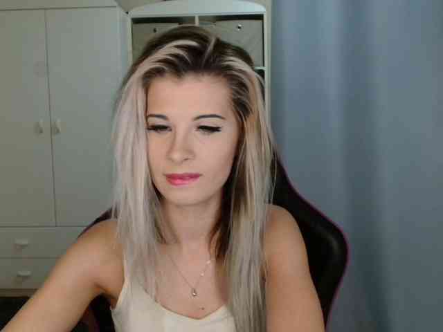 KristineNatural webcam