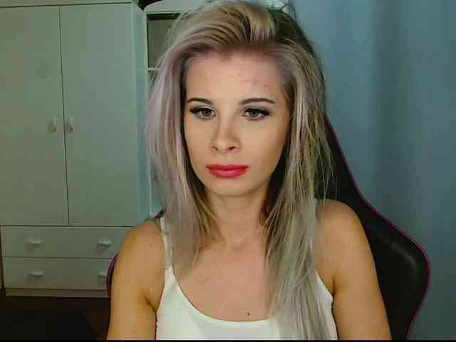 KristineNatural webcam