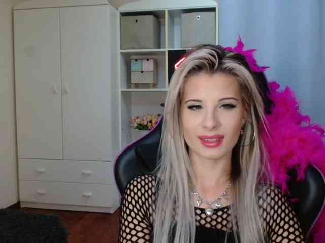 KristineNatural webcam