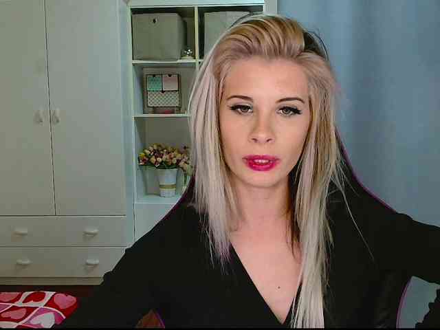 KristineNatural webcam